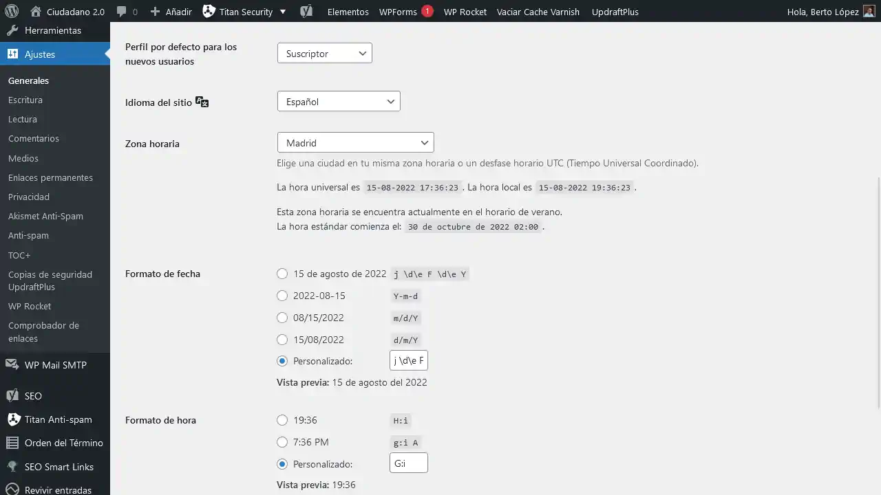 ajustes zona horaria wordpress